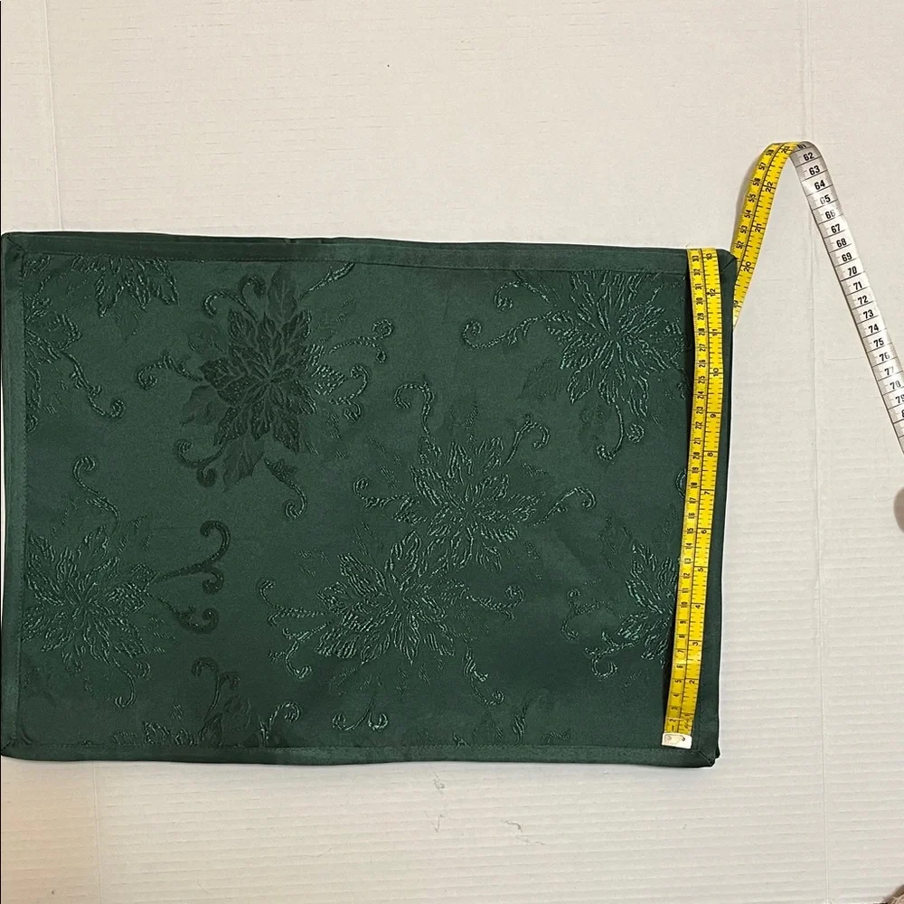 St. Nicholas Square Table Placemats Green Set of 5 Poinsettia Scroll